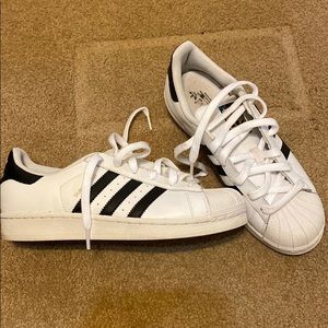 Womens Adidas superstar